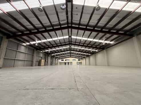 1,221sqm Warehouse + Office