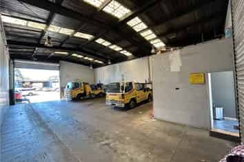 CBD INDUSTRIAL OPPORTUNITY - WAREHOUSE AND YARD

