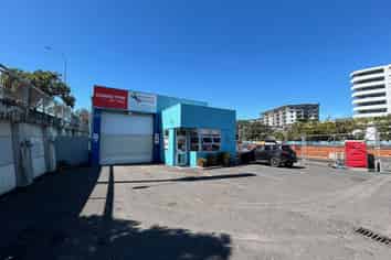 CBD INDUSTRIAL OPPORTUNITY - WAREHOUSE AND YARD
