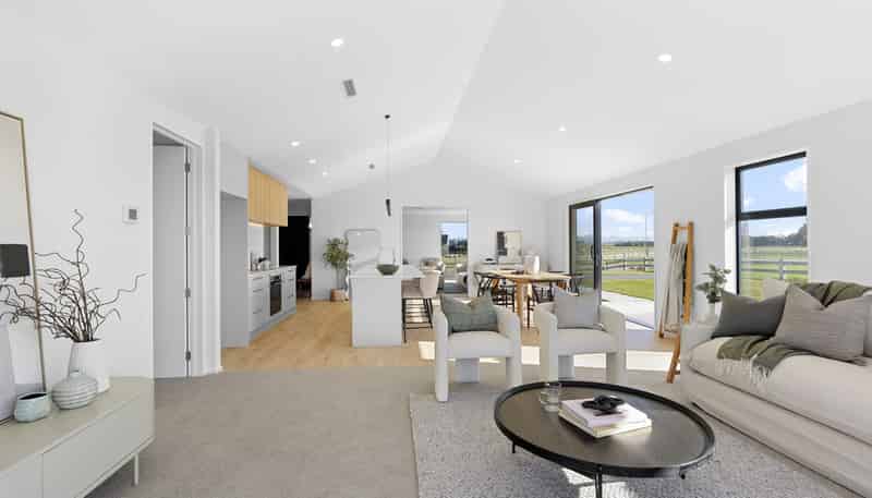 14 Village Green Drive, Huntingdon