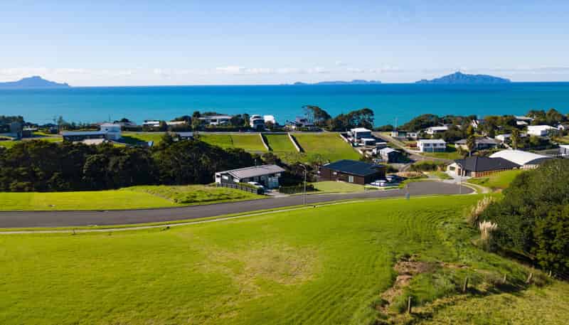 8 Starlight Place, Langs Beach