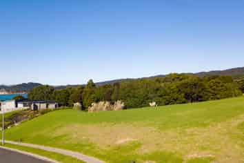 8 Starlight Place, Langs Beach