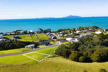 8 Starlight Place, Langs Beach