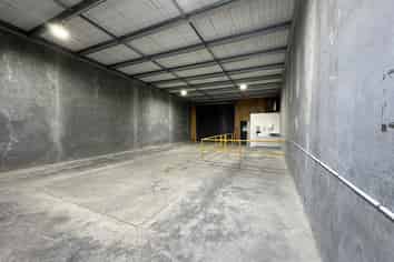 Modern Industrial unit for lease