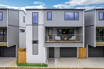 4/49 Northboro Road, Belmont