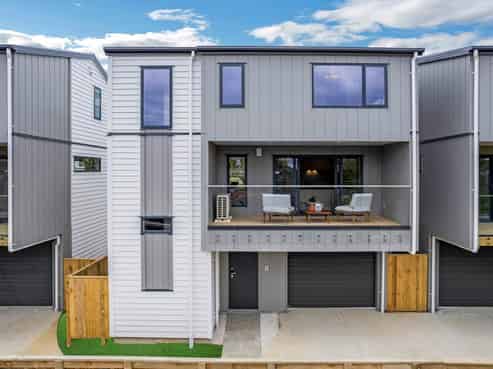 4/49 Northboro Road, Belmont