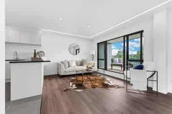 4/49 Northboro Road, Belmont