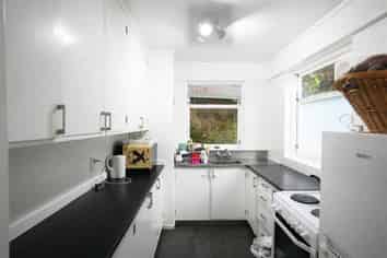  9A Epsom Way, Karori