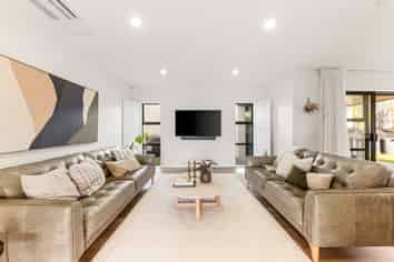 34 Houpuni Road, Milldale