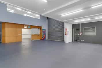 Flexible industrial option with dual-level offices