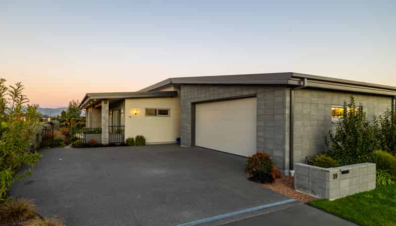 39 Blunden Road, Lincoln