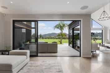 5 Rossbern Lane, Clevedon