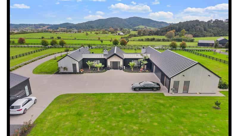 5 Rossbern Lane, Clevedon