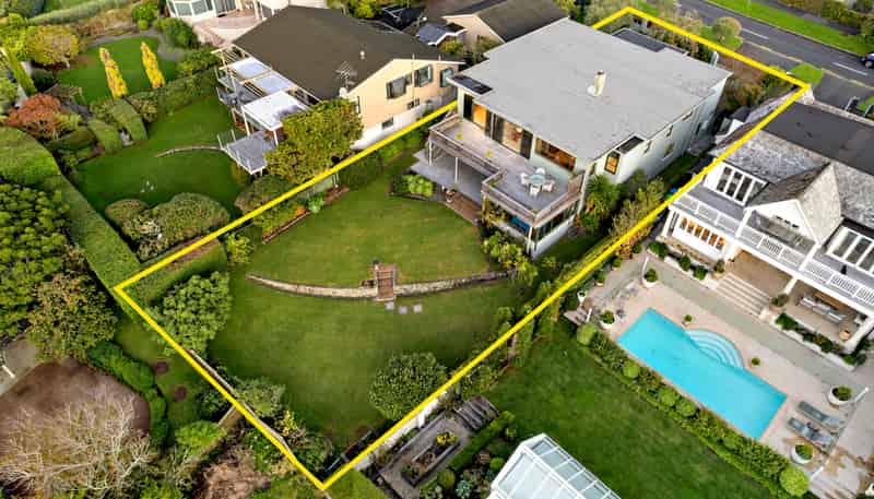 11 Tuhaere Street, Orakei