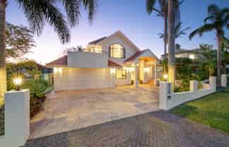 5 Kahala Place, West Harbour