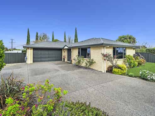 95 Ferry Road, Clive