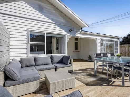 2 Moana Crescent, Blagdon