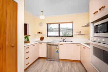 96 Oxford Street, Tawa