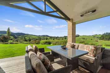 998 Limeworks Loop Road, Te Pahu
