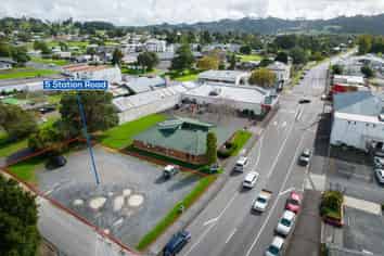 PERFECTLY POSITIONED DEVELOPMENT SITE
