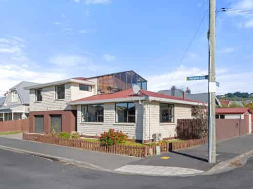 74 Albert Street, Saint Clair