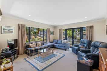 21 James Dr, Diamond Harbour