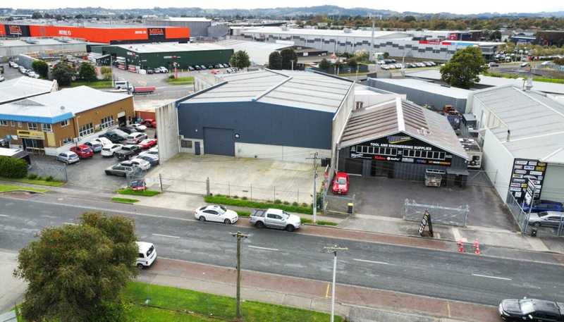 6  Tironui Road, Takanini