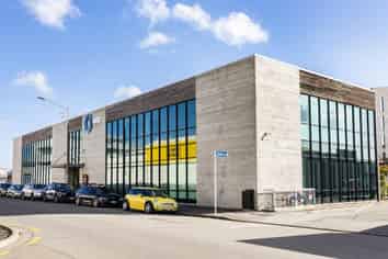 Modern multi-tenanted office investment