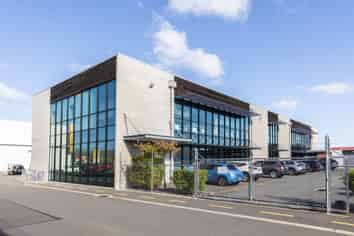Modern multi-tenanted office investment