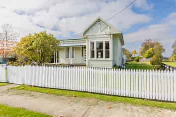 19 Rochfort Street, Otane