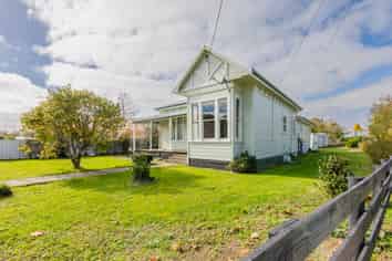 19 Rochfort Street, Otane