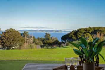 203 Cape Rodney Road, Leigh