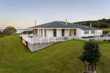  203 Cape Rodney Road, Leigh