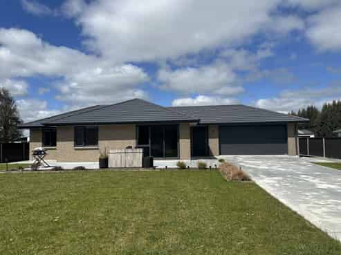91 Dejoux Road, Winton