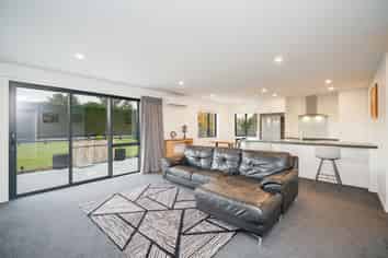 91 Dejoux Road, Winton