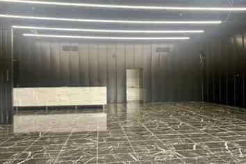 VERSATILE COMBINATION OF SHOWROOM AND OFFICE
