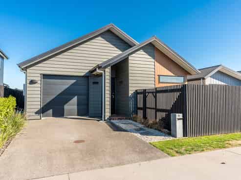 11 Lavinias Way, Chartwell
