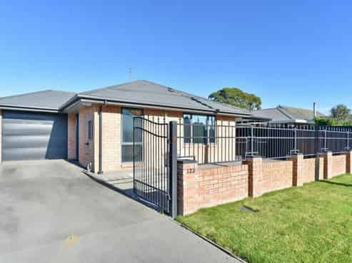 1/123 Sawyers Arms Road, Northcote