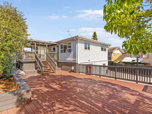 18 Grassmere Road, Henderson Valley