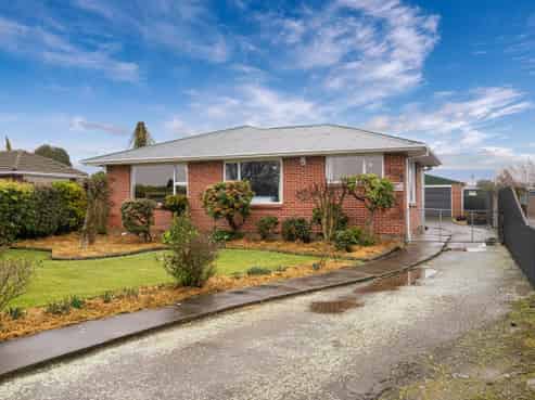 69 Trevors Road, Hampstead