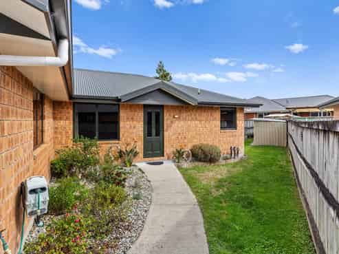 16 Edward Street, Grandview Heights