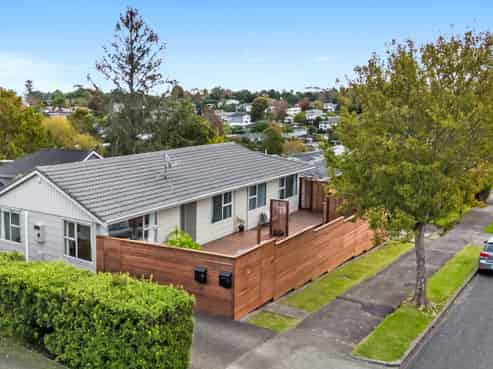 33 Ripon Crescent, Meadowbank
