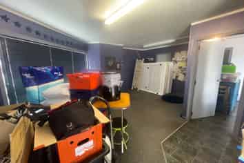 Premium High Exposure Commercial Warehouse