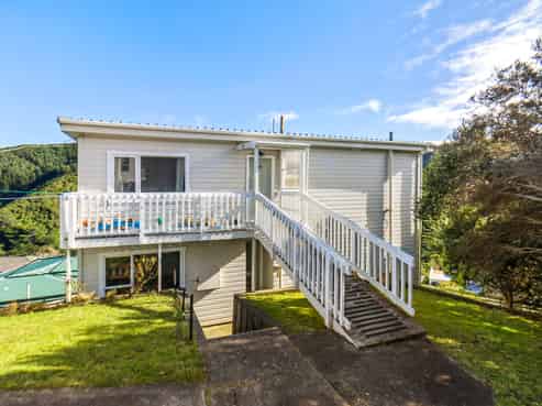 11B Clinton Way, Kingston