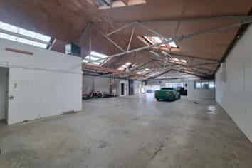Versatile Warehouse with Office