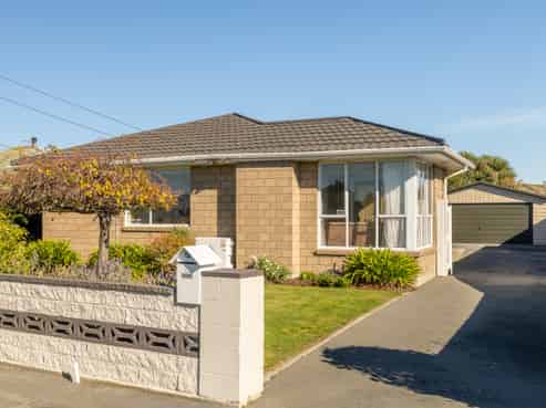 6 Cromer Place, South New Brighton