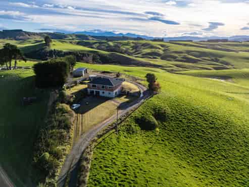 2608 Ohai Clifden Highway, Orawia