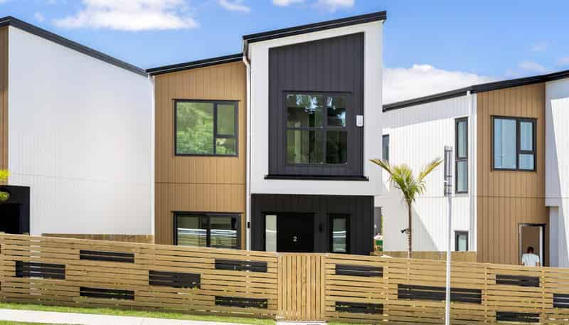  4/155 Te Atatu Road, Te Atatu South