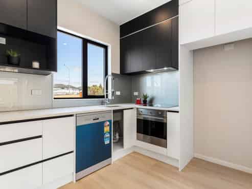  4/155 Te Atatu Road, Te Atatu South