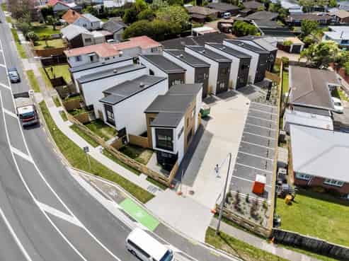  4/155 Te Atatu Road, Te Atatu South